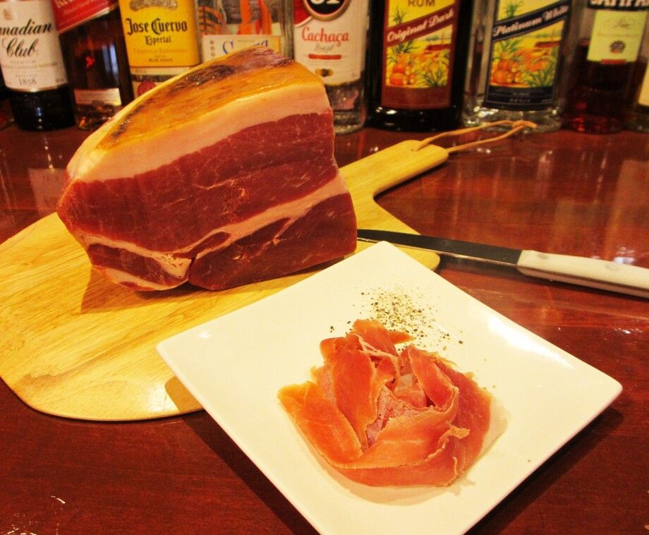 切りたて生ハム　（現在はハモンセラーノ18ヶ月熟成です）（950円（税込））
