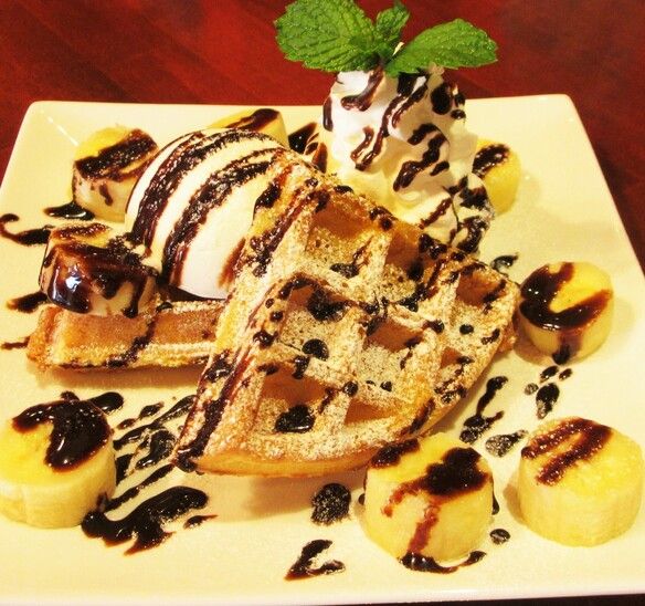 自家製厚焼きワッフル　チョコバナナ