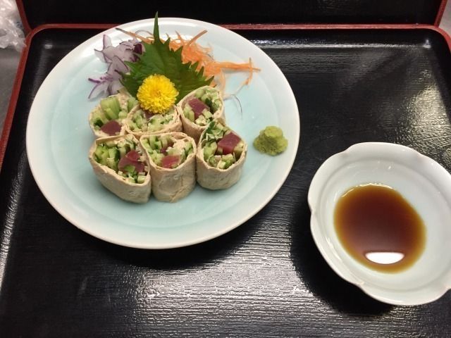 マグロの生湯葉巻き（￥1.080（税込））