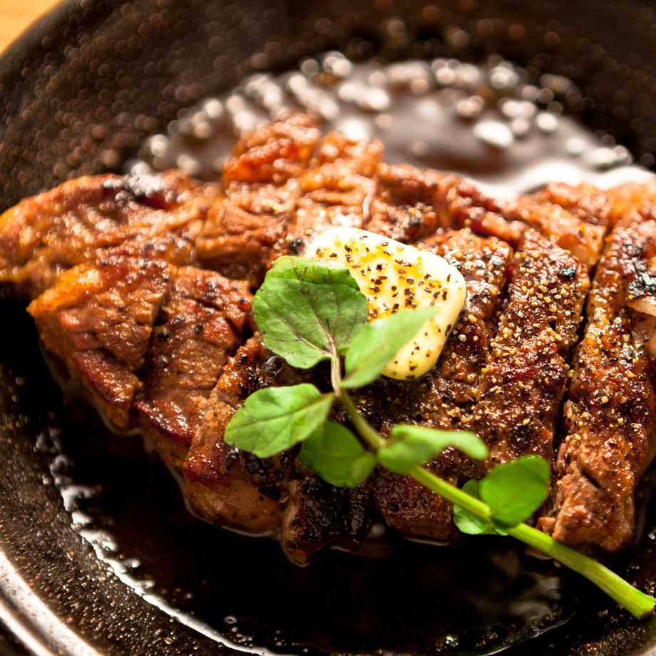 葡萄牛のカーリックバターステーキ（890円）