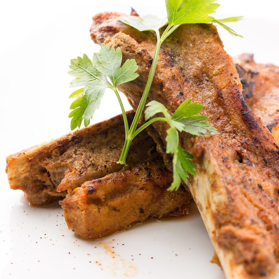 特大！骨付きスペアリブのグリル ２本（1280円（税別））