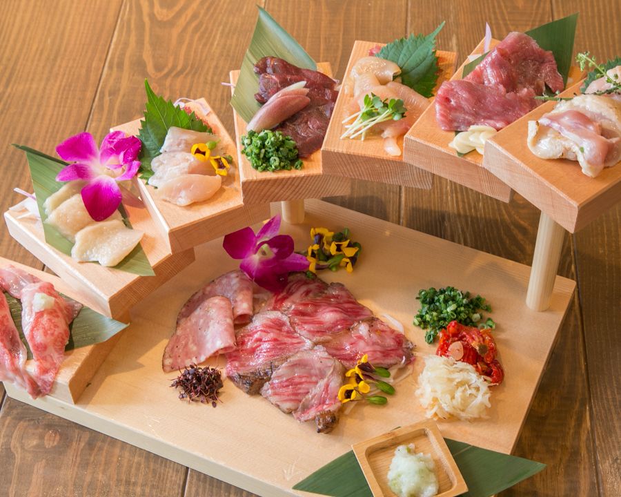 にいがた和牛と鮮馬＆比内地鶏の5種鮮肉盛り合わせ