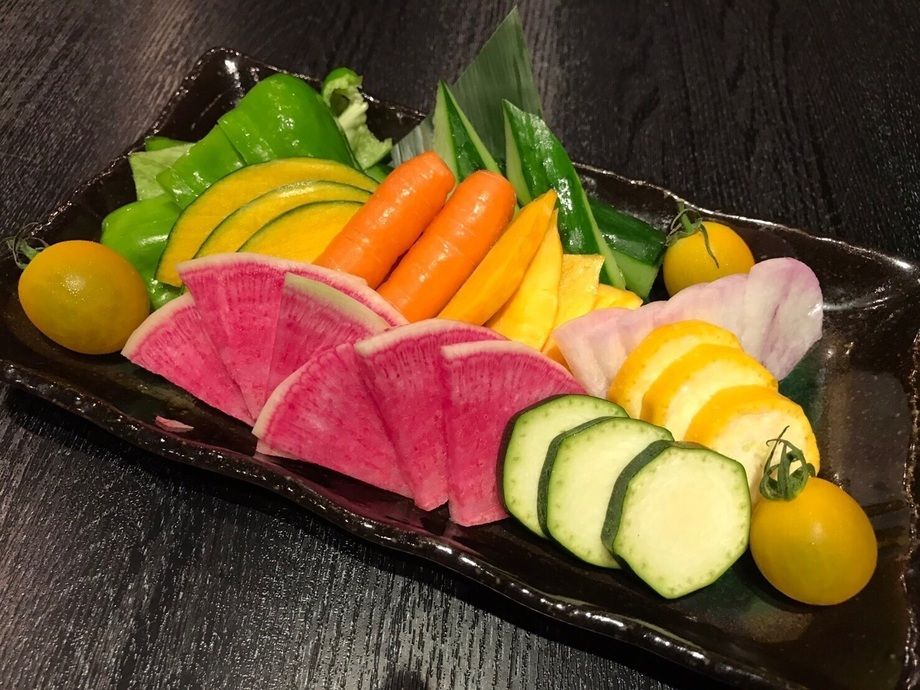 新鮮な有機野菜 盛り合わせ(1人前)（650円）