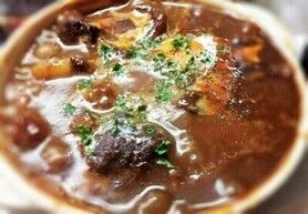 ６時間煮込んだ国産和牛スジ肉のビーフシチュー膳（サラダ・スープ付）