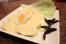 Papa a la huancaina ポテトのピリ辛ソースかけ