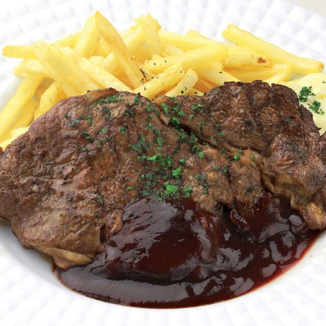 牛リブロースのステーキ（1,300円）