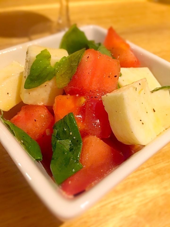 朝摘みトマトとモッツァレラ