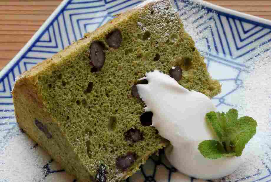 天然よもぎと大納言のシフォンケーキ