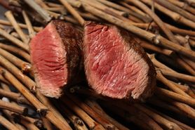 北海道　十勝産　しほろ牛　ランプ　炭火と葡萄の枝焼き　150g