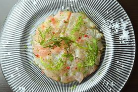 本日の鮮魚　瞬間燻製カルパッチョ