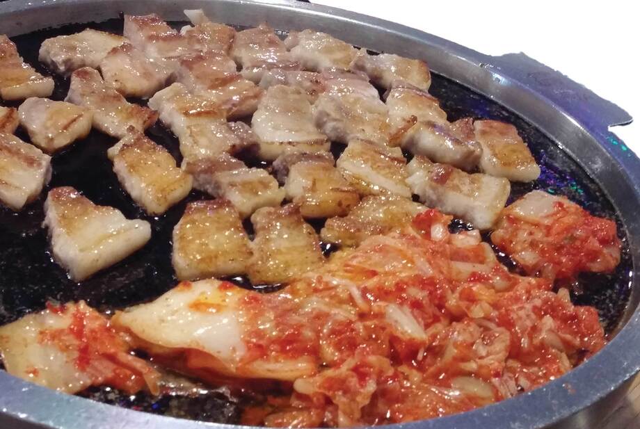 平田牧場金華豚厚切りサンギョプサル（1,300円(税抜)　ご注文は2人前から）