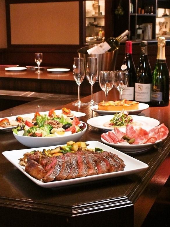 宴会・歓送迎会にも◎当店自慢！牛塊肉食べ放題コース！お1人様4900円！飲み放題付は+2000円から♪