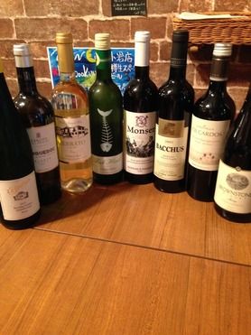 グラスワインは毎日１２種以上！