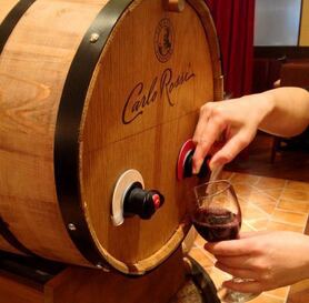 フランス産樽ワインが2時間セルフ飲み放題！９８０円！