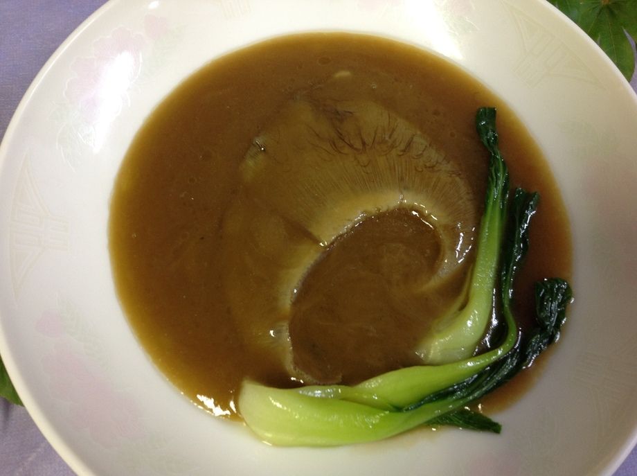 フカヒレの姿煮込み