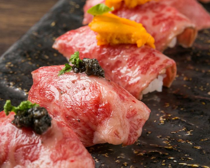 店主が選んだ本日の肉寿司３種盛り！