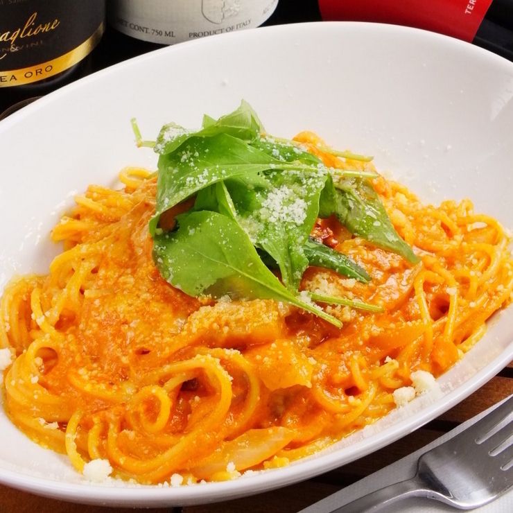 アマトリチャーナ(ベーコンと玉葱のトマトクリームソース）