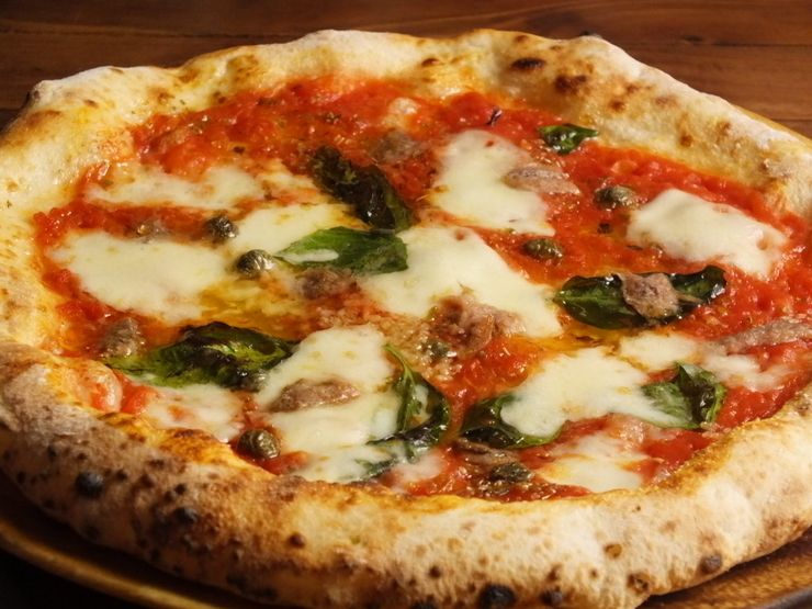 ロマーナ(マルゲリータにアンチョビ、ニンニクなどを加えた大人の味)（Sサイズ　750円）