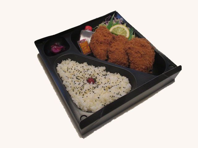 チキンかつ弁当（950+税）