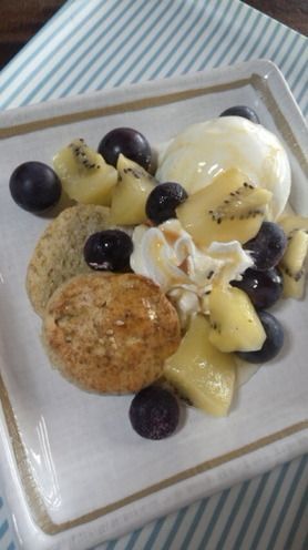 フルーツたっぷり自家製酵母WAKUのスコーン