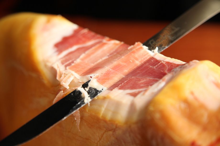 スペイン直送！ハモンセラーノ（750円 （税抜））