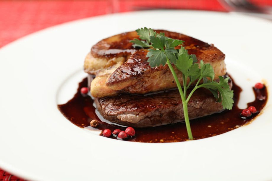 牛フィレ肉とフォアグラのロッシーニ（1,900円 （税抜））