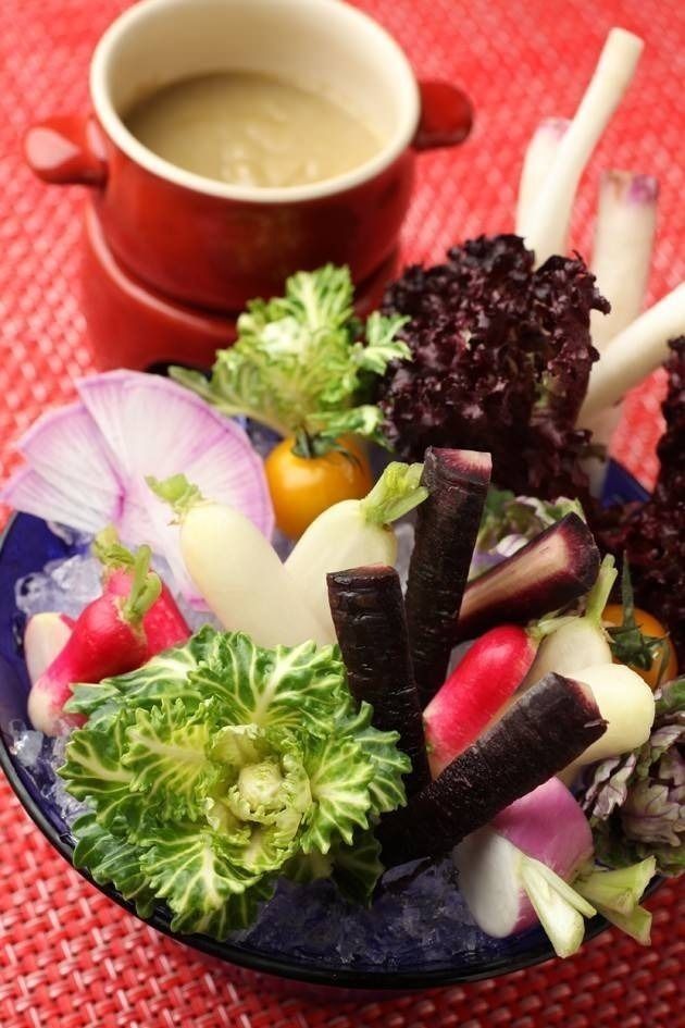 鎌倉野菜と埼玉県入間の無農薬野菜のこだわりバーニャ・カウダ（Mサイズ	1,300円 （税抜） Lサイズ	1,800円 （税抜））