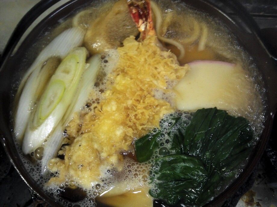 なべ焼きうどん（1470円）