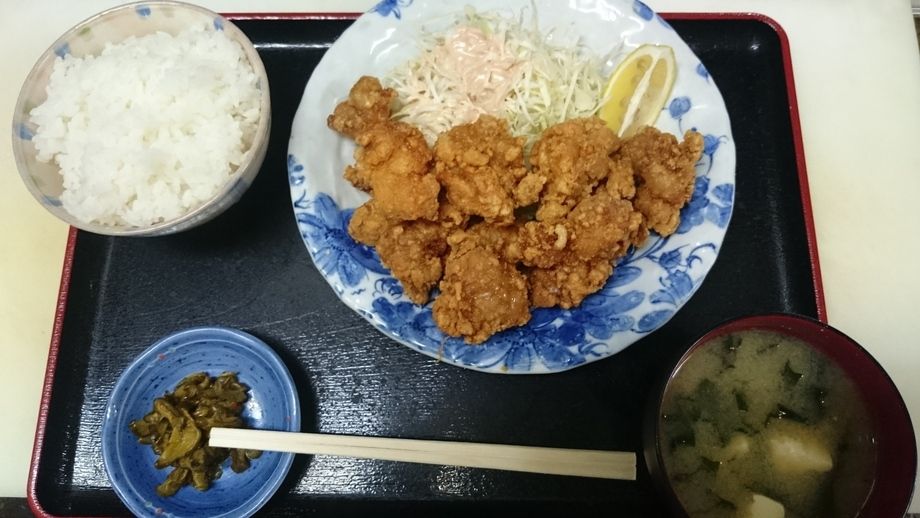 唐揚げ定食（1520円）