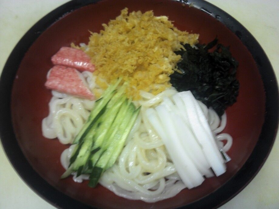 冷したぬきうどん（1050円）