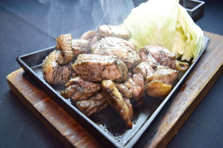 名物！薩摩軍鶏の鍬焼き