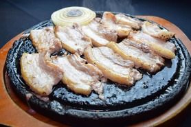 阿蘇山の溶岩焼き