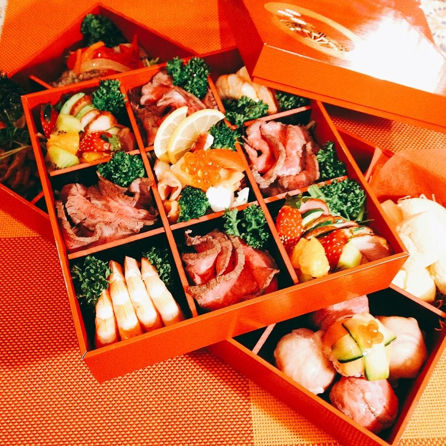 2017年版　タータン特製「洋風おせち」三段重