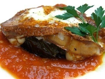 スカモルツァチーズ＆熊本赤茄子のグリル　フレッシュトマトソース