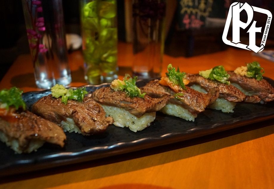 炙り牛の握り鮨（3ピース ¥600）