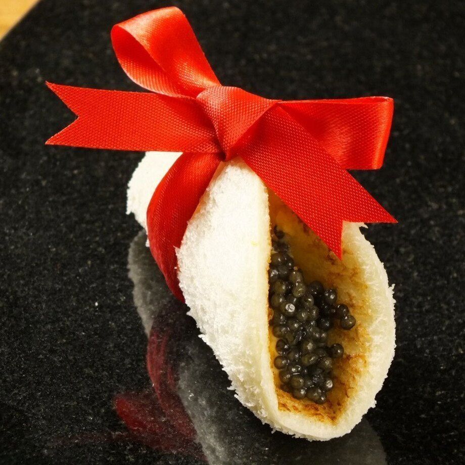 キャビアのサンドイッチ