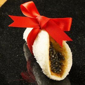 キャビアのサンドイッチ