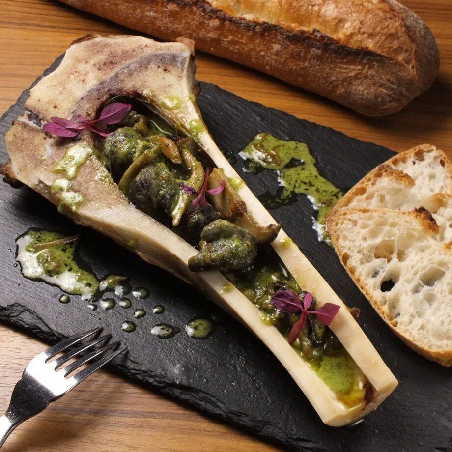 エスカルゴと牛骨髄のブルゴーニュ風