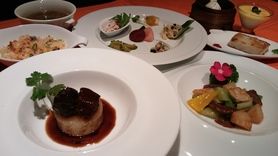 ランチＢコース (◆工芸茶 ◆季節のアミューズ盛り合わせ ◆本日のスープ  ◆当店名物特選大根餅 ◆自家製だれのモチモチ水餃子  ◆白身魚と胡桃の香り炒め ◆三元豚角煮と三浦大根の梅菜煮込み   ◆桜海老の炒飯 ◆ハリネズミ饅頭入りデザートプレート）　　　※写真はイメージ・仕入れ等により内容が変更する場合があります