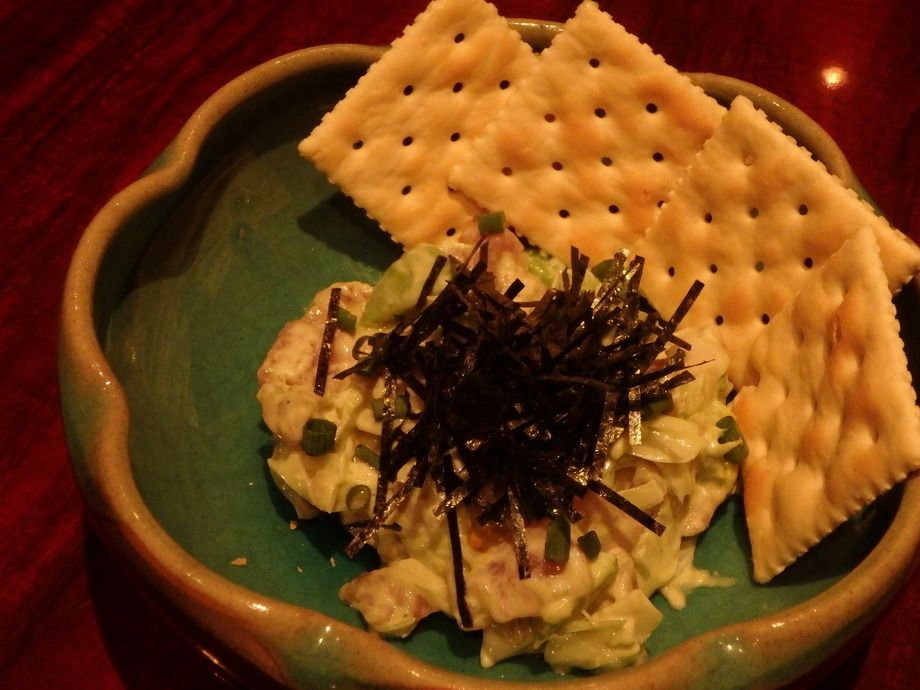 マグロとアボカドのタルタルユッケ