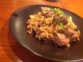 牛フィレ肉ガーリックライス