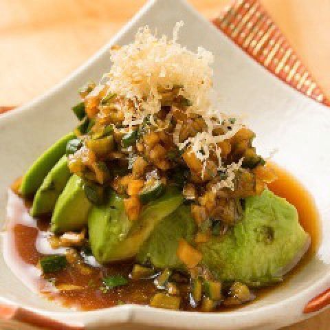 アボカドと香味野菜（580円）