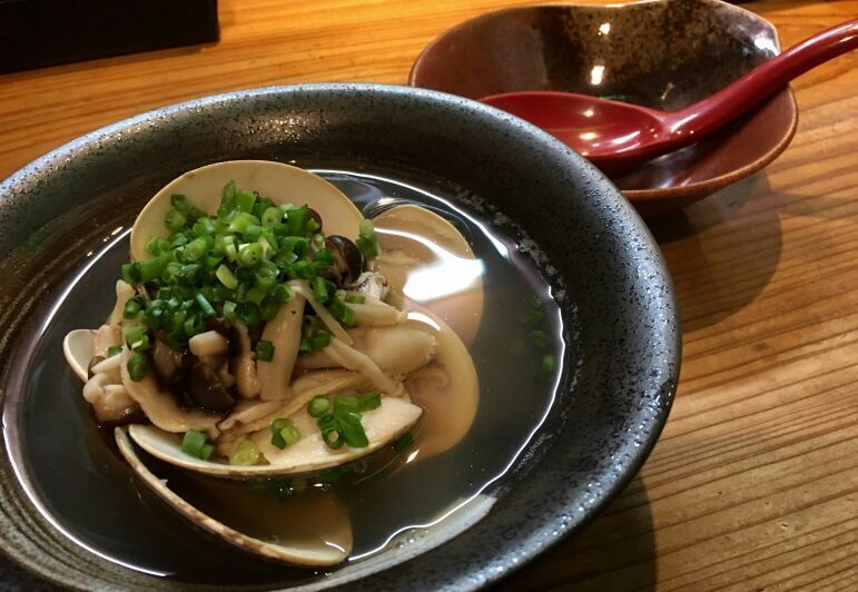 千葉県産 はまぐり酒蒸し（¥880）