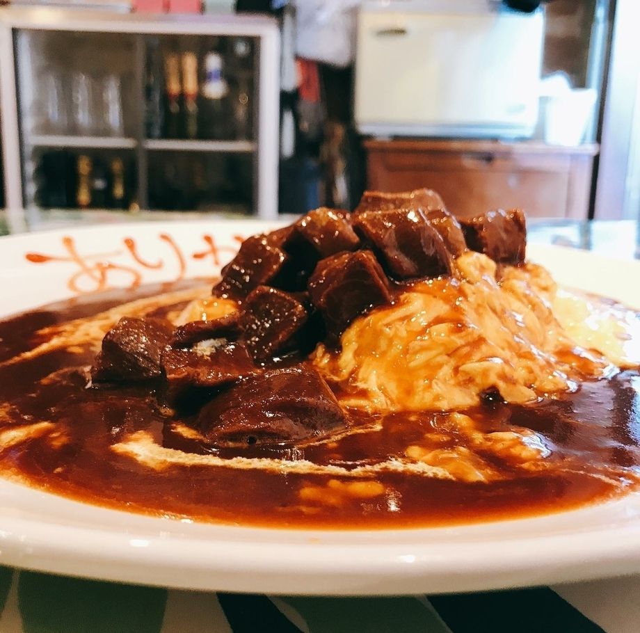 マシュマロ食感 タンシチューオムライス とろけるチーズ（牛タンの量普通120g 3180円+税 牛タンの量少な目60g 2280円）