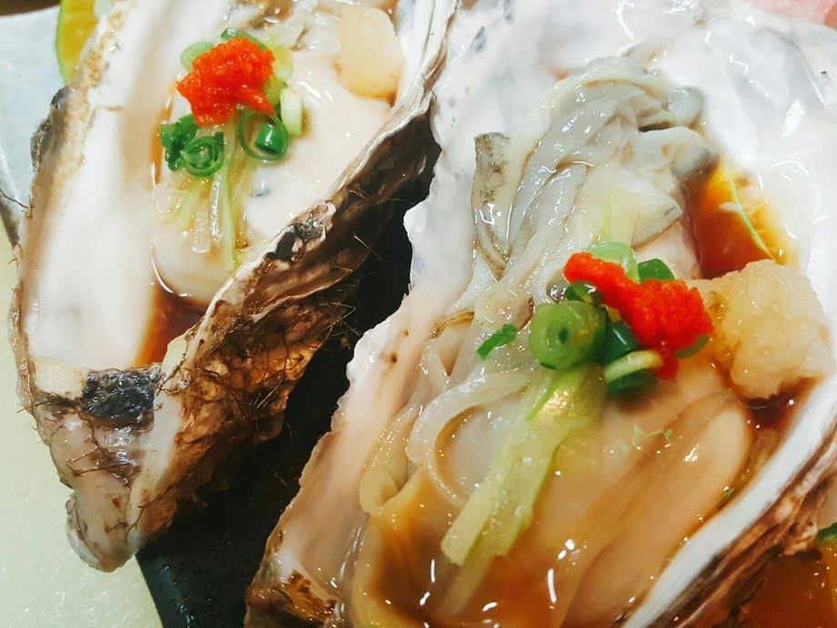 北海道産  生牡蠣（¥1,200〜）