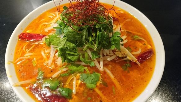 牡蛎ワンタン担々麺