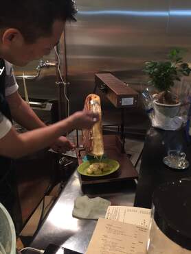 炭火焼にトッピング　＋ラクレットチーズをおかけ致します