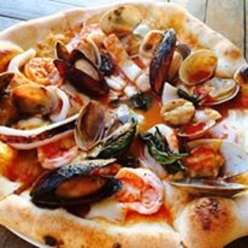 ピッツァペスカトーレ　