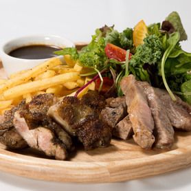 DUMBOのグリルミートコンボランチ