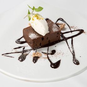 クラシックショコラ　バニラアイス添え